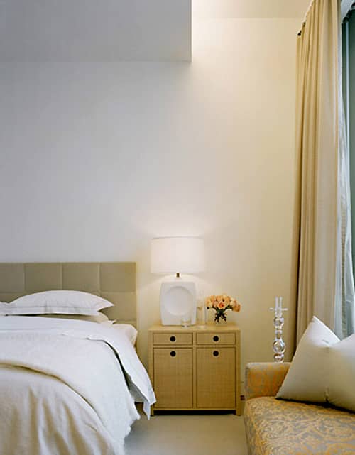 bedroom design - bedside table lamps