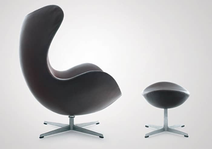Arne Jacobsen swivel lounge chair